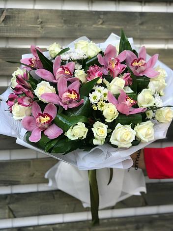 Букет цветов из: Розы и Хризантемы в Новолотошино