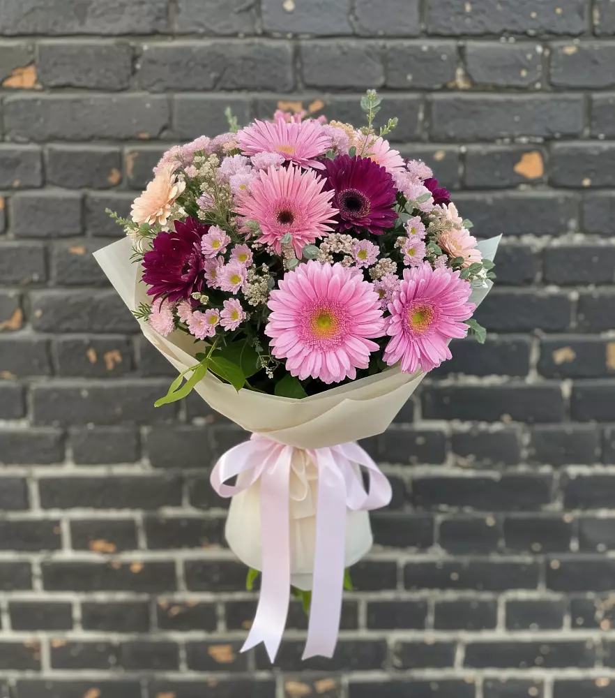 Букет цветов из: Герберы и Хризантемы в Новолотошино