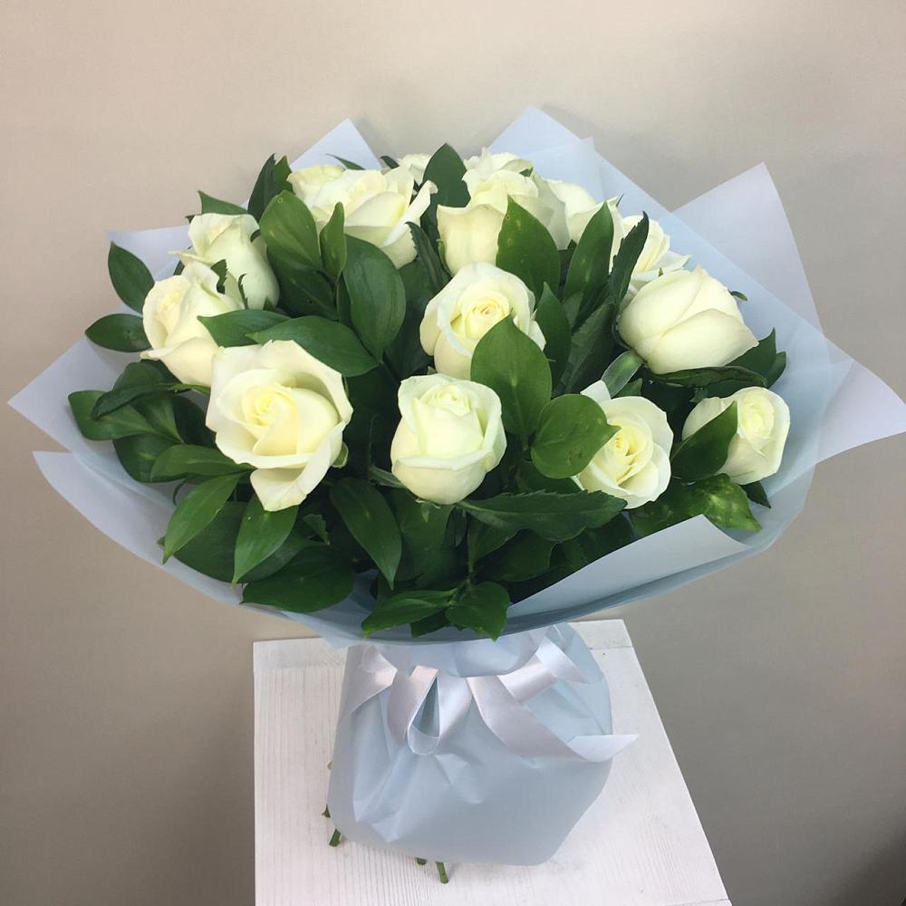 Букет 15 Белых роз Проуд в Новолотошино