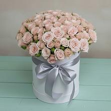 Цветочная композиция из Розы в шляпной коробке в Новолотошино