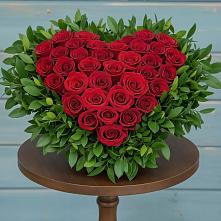 Цветочная композиция из Розы в виде сердца в Новолотошино