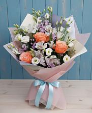 Букет цветов из:  Лизиантусы, Розы, Альстромерии и Гипсофила в Новолотошино