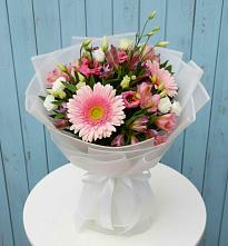 Букет цветов из:  Герберы, Альстромерии и Лизиантусы в Новолотошино